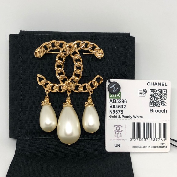 Chanel Gold & Pearl Brooch - Picture 2 of 6
